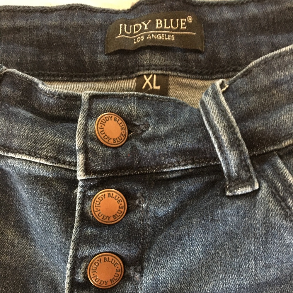 Judy Blue Button fly Shorts XL